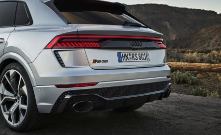 2020 Audi RS Q8 (Color: Florett Silver) Tail Light Wallpapers 450x275 (118)