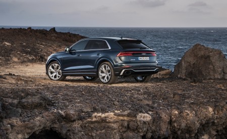2020 Audi RS Q8 (Color: Galaxy Blue) Rear Three-Quarter Wallpapers 450x275 (56)