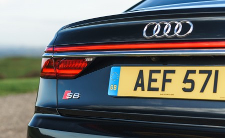 2020 Audi S8 (UK-Spec) Detail Wallpapers 450x275 (51)