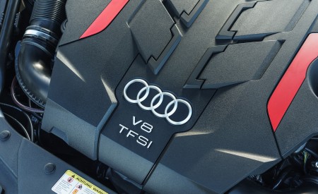2020 Audi S8 (UK-Spec) Engine Wallpapers 450x275 (59)