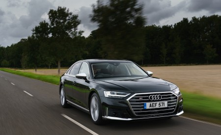 2020 Audi S8 (UK-Spec) Front Three-Quarter Wallpapers 450x275 (3)