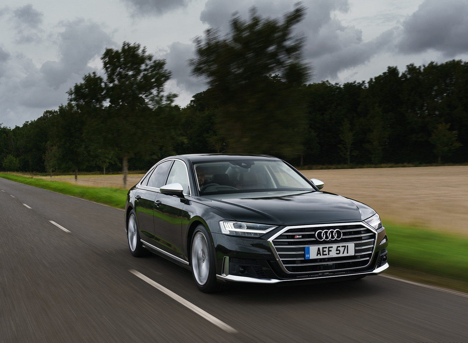2020 Audi S8 (UK-Spec) Front Three-Quarter Wallpapers (3)