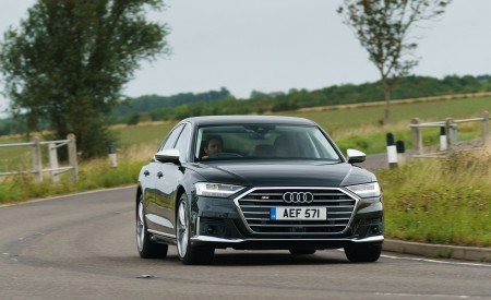 2020 Audi S8 (UK-Spec) Front Wallpapers 450x275 (16)