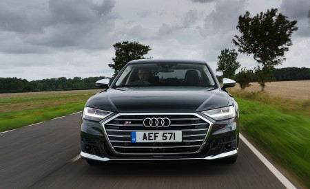 2020 Audi S8 (UK-Spec) Front Wallpapers 450x275 (2)