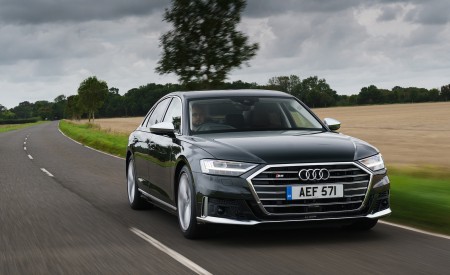 2020 Audi S8 (UK-Spec) Front Wallpapers 450x275 (8)