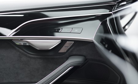 2020 Audi S8 (UK-Spec) Interior Detail Wallpapers  450x275 (87)