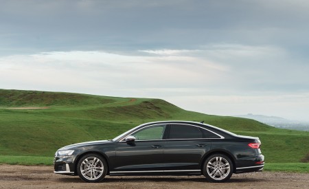 2020 Audi S8 (UK-Spec) Side Wallpapers 450x275 (37)