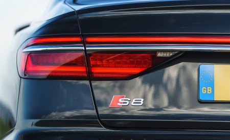 2020 Audi S8 (UK-Spec) Tail Light Wallpapers 450x275 (50)