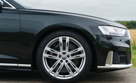 2020 Audi S8 (UK-Spec) Wheel Wallpapers 450x275 (46)