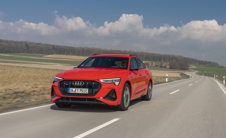 2020 Audi e-tron Sportback (Color: Catalunya Red) Front Wallpapers 450x275 (2)