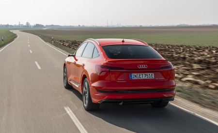 2020 Audi e-tron Sportback (Color: Catalunya Red) Rear Three-Quarter Wallpapers 450x275 (4)
