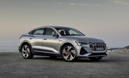 2020 Audi e-tron Sportback (Color: Florett Silver) Front Three-Quarter Wallpapers 450x275 (60)