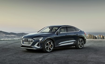 2020 Audi e-tron Sportback (Color: Plasma Blue) Front Three-Quarter Wallpapers 450x275 (44)