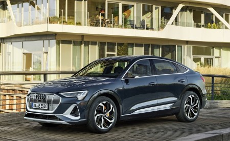 2020 Audi e-tron Sportback (Color: Plasma Blue) Front Three-Quarter Wallpapers 450x275 (46)