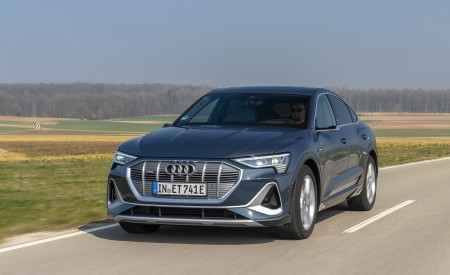 2020 Audi e-tron Sportback (Color: Plasma Blue) Front Wallpapers 450x275 (17)