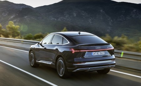 2020 Audi e-tron Sportback (Color: Plasma Blue) Rear Three-Quarter Wallpapers 450x275 (50)