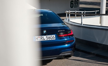 2020 BMW M340i Sedan (Color: Tanzanite Blue Metallic) Detail Wallpapers 450x275 (68)
