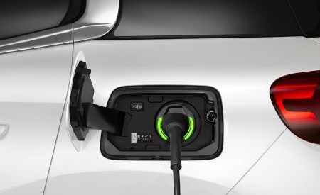 2020 Citroen C5 Aircross Hybrid Charging Port Wallpapers  450x275 (70)