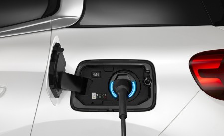 2020 Citroen C5 Aircross Hybrid Charging Port Wallpapers 450x275 (68)