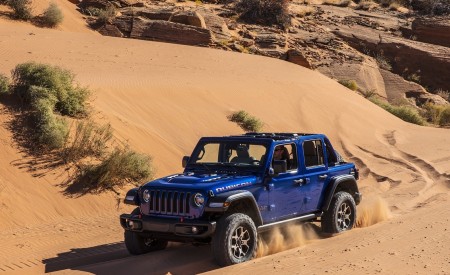 2020 Jeep Wrangler Rubicon EcoDiesel Front Three-Quarter Wallpapers 450x275 (26)