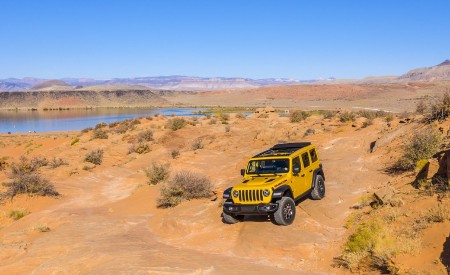 2020 Jeep Wrangler Rubicon EcoDiesel Front Three-Quarter Wallpapers 450x275 (73)