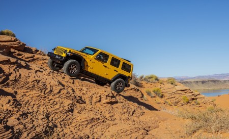 2020 Jeep Wrangler Rubicon EcoDiesel Front Three-Quarter Wallpapers 450x275 (76)