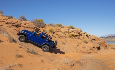 2020 Jeep Wrangler Rubicon EcoDiesel Off-Road Wallpapers 450x275 (29)