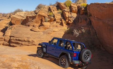 2020 Jeep Wrangler Rubicon EcoDiesel Rear Three-Quarter Wallpapers 450x275 (35)