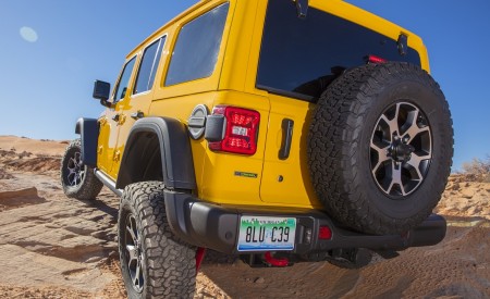 2020 Jeep Wrangler Rubicon EcoDiesel Rear Wallpapers 450x275 (82)