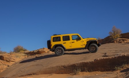 2020 Jeep Wrangler Rubicon EcoDiesel Side Wallpapers 450x275 (69)