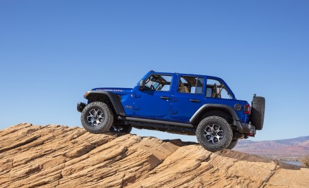 2020 Jeep Wrangler Rubicon EcoDiesel Side Wallpapers 450x275 (11)