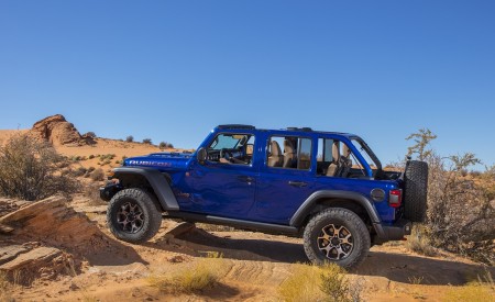 2020 Jeep Wrangler Rubicon EcoDiesel Side Wallpapers 450x275 (24)