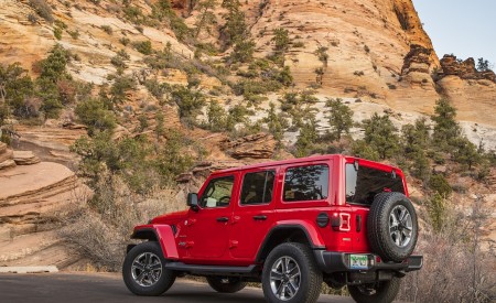 2020 Jeep Wrangler Sahara EcoDiesel Rear Three-Quarter Wallpapers 450x275 (117)