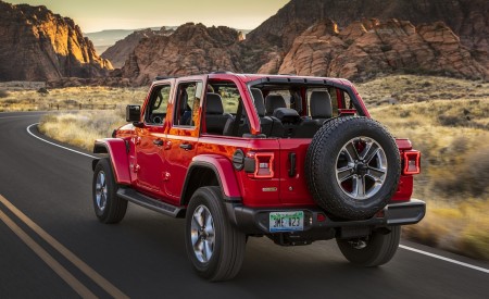 2020 Jeep Wrangler Sahara EcoDiesel Rear Three-Quarter Wallpapers 450x275 (119)
