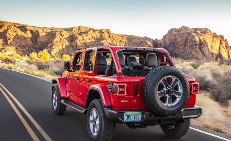 2020 Jeep Wrangler Sahara EcoDiesel Rear Three-Quarter Wallpapers 450x275 (92)