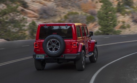 2020 Jeep Wrangler Sahara EcoDiesel Rear Wallpapers 450x275 (101)