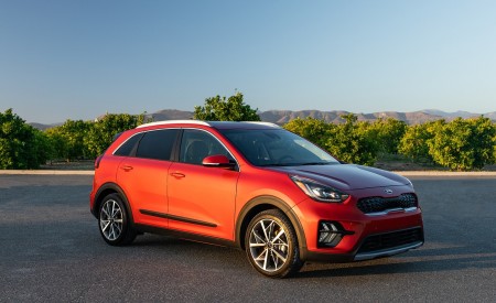 2020 Kia Niro Hybrid Front Three-Quarter Wallpapers 450x275 (25)