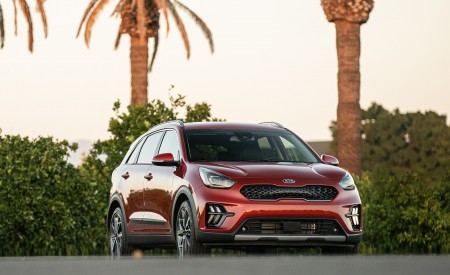 2020 Kia Niro Hybrid Front Three-Quarter Wallpapers 450x275 (13)