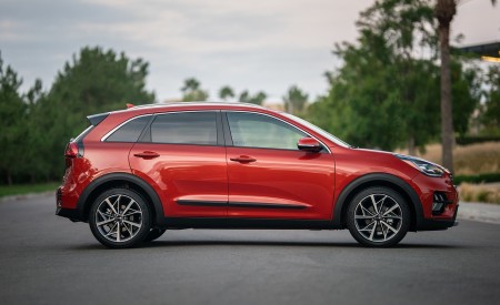 2020 Kia Niro Hybrid Side Wallpapers 450x275 (24)