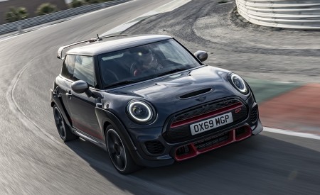 2020 MINI John Cooper Works GP Front Three-Quarter Wallpapers 450x275 (6)