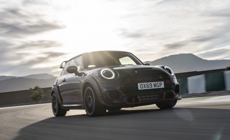 2020 MINI John Cooper Works GP Front Wallpapers 450x275 (12)