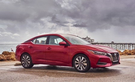 2020 Nissan Sentra Front Three-Quarter Wallpapers 450x275 (5)