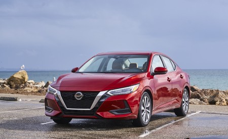 2020 Nissan Sentra Front Three-Quarter Wallpapers 450x275 (6)