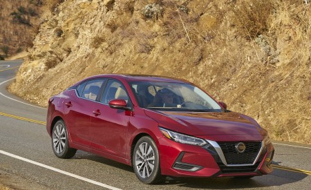 2020 Nissan Sentra Front Three-Quarter Wallpapers 450x275 (8)