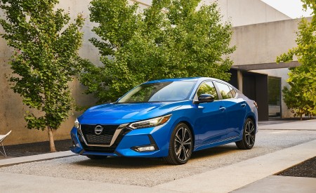 2020 Nissan Sentra Front Three-Quarter Wallpapers 450x275 (34)