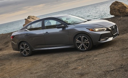 2020 Nissan Sentra Front Three-Quarter Wallpapers 450x275 (22)
