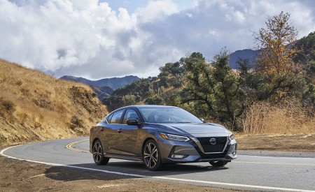 2020 Nissan Sentra Front Three-Quarter Wallpapers 450x275 (15)