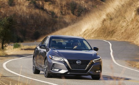 2020 Nissan Sentra Front Wallpapers 450x275 (16)