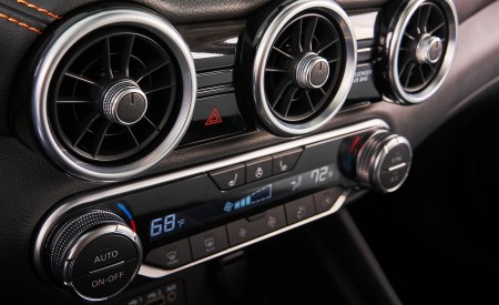 2020 Nissan Sentra Interior Detail Wallpapers 450x275 (58)