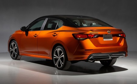 2020 Nissan Sentra Rear Three-Quarter Wallpapers 450x275 (71)